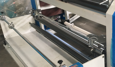 無(wú)紡布分切機(jī)-糾偏放卷 無(wú)紡布分切機(jī)-糾偏放卷